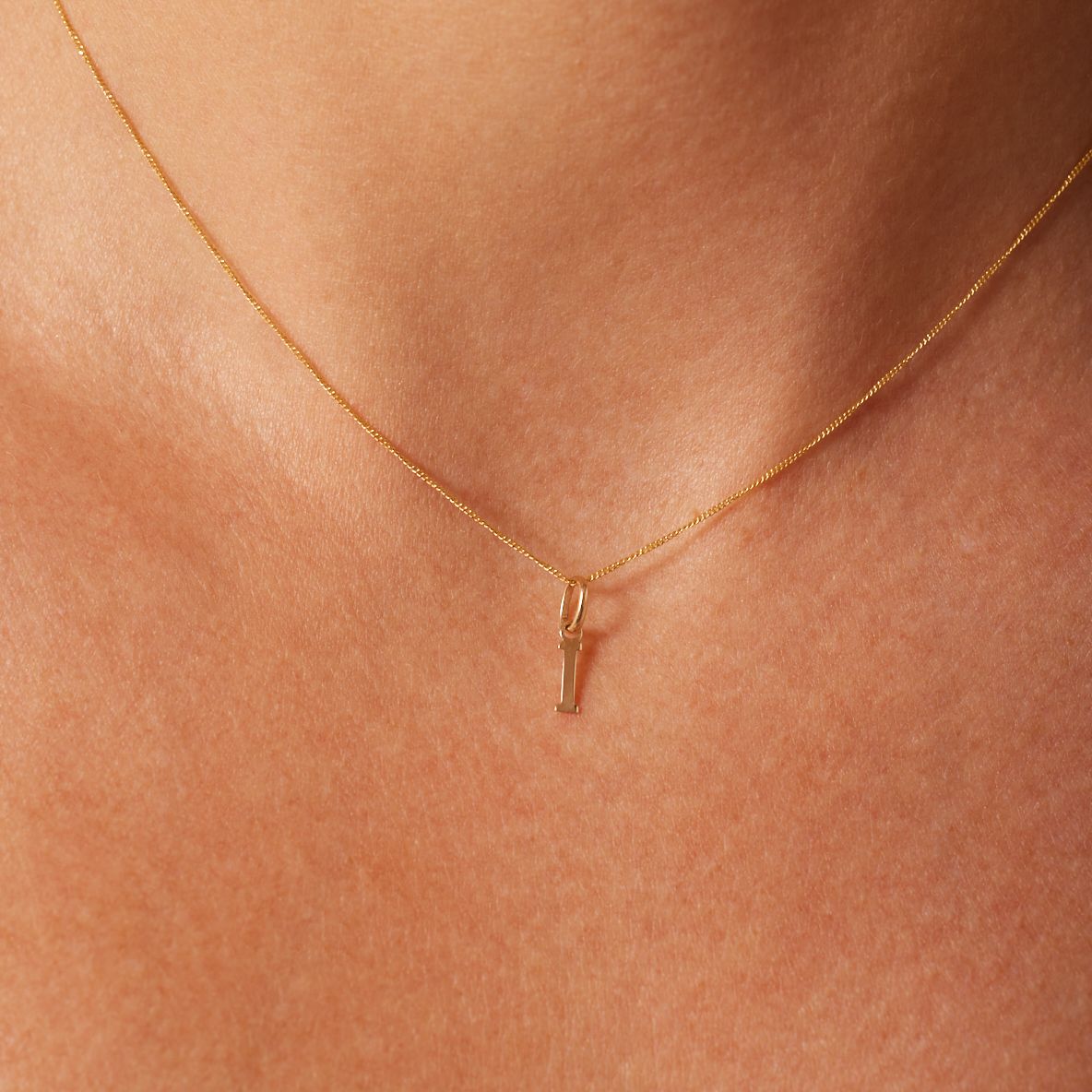 14 Karat Gold Buchstabenanhänger Alphabet