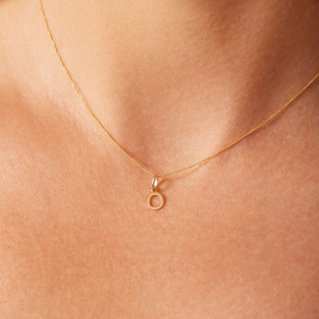 14 Karat Gold Buchstabenanhänger Alphabet