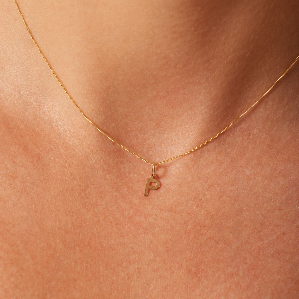 14 Karat Gold Buchstabenanhänger Alphabet