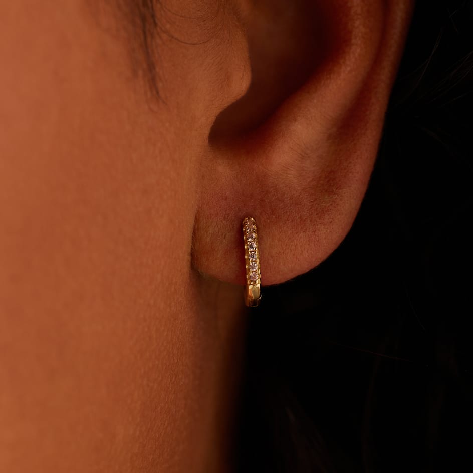 Silberne, goldbeschichtete Ohrringe 12 mm mit Zirkonia