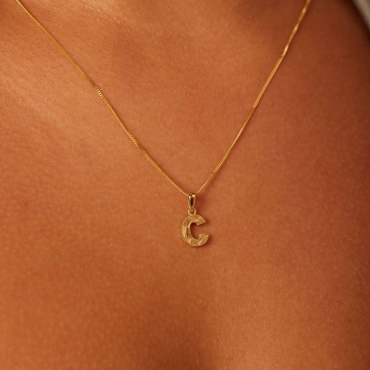 14 karaat geelgouden letterhanger voor dames