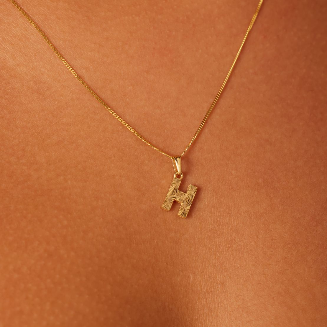 14 karaat geelgouden letterhanger voor dames