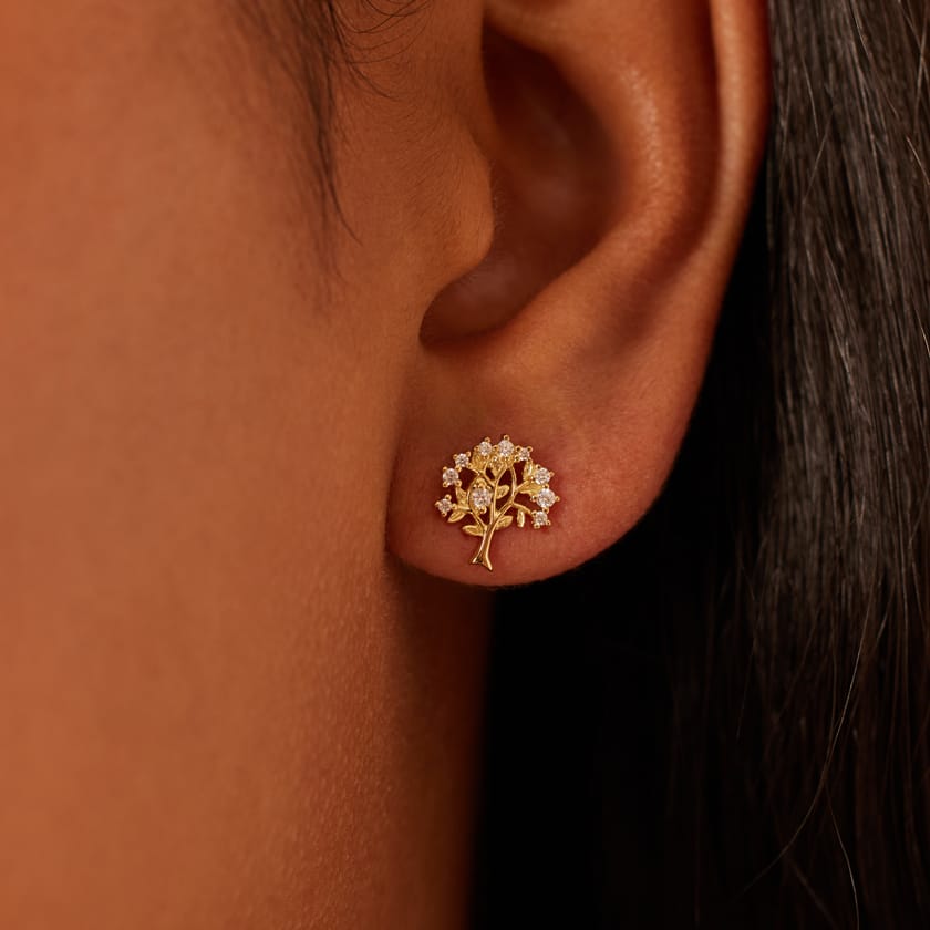 Silberne, goldbeschichtete Ohrstecker mit Lebensbaum und Zirkonia für Damen
