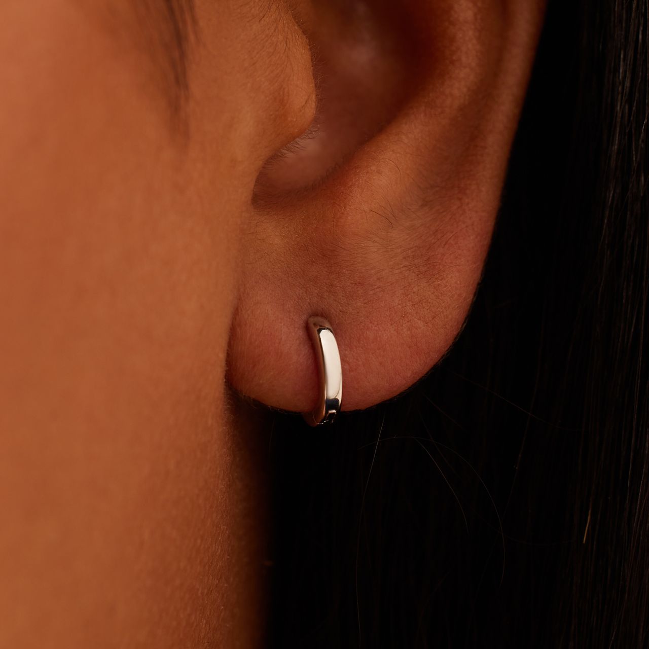 Silberne Creolen mit Zirkonia 10mm für Damen