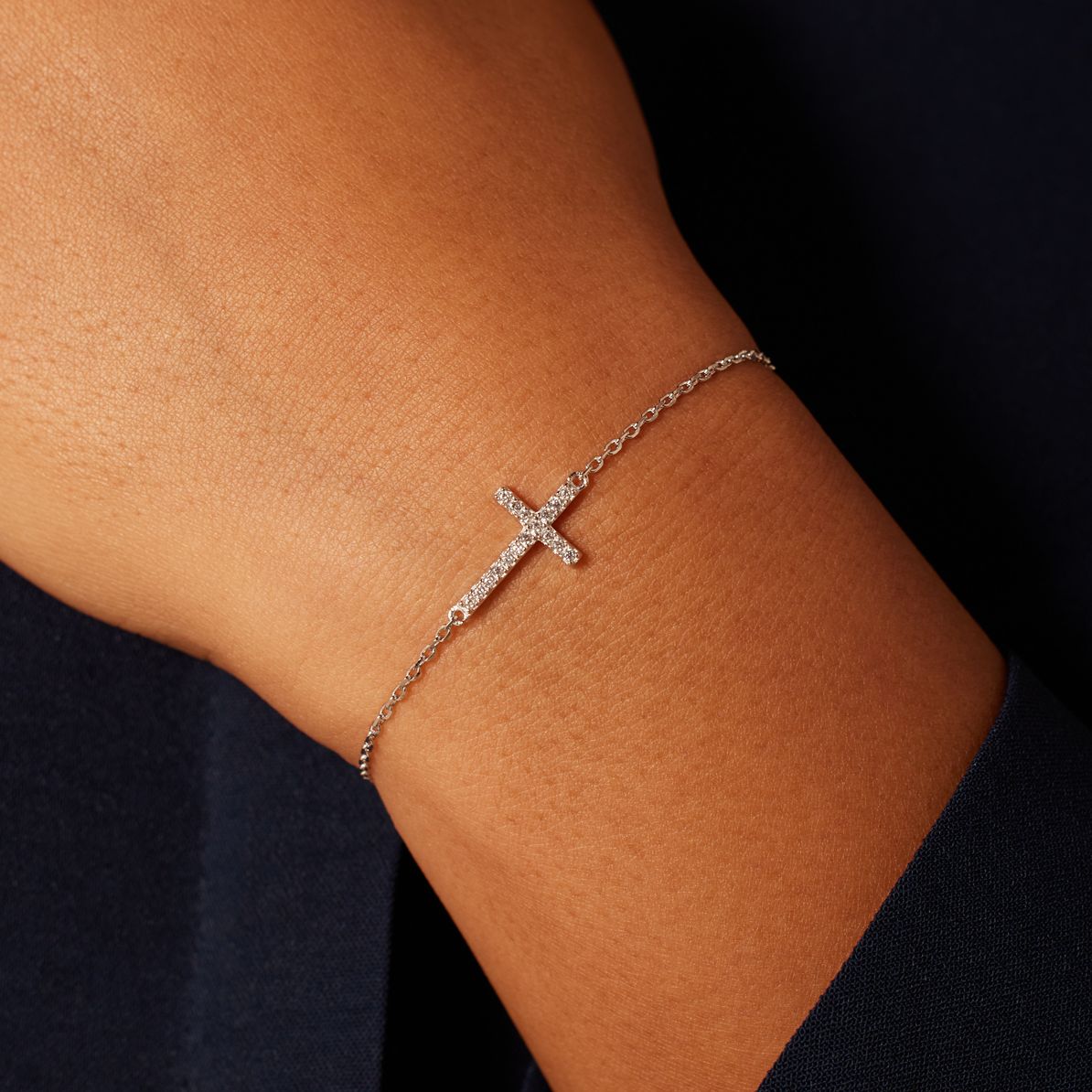 Zilveren armband kruis met zirkonia