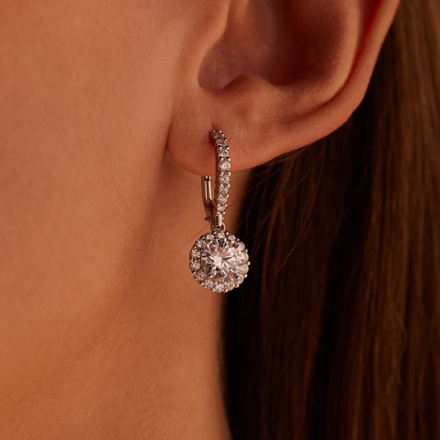 Silberne Creolen mit Zirkonia für Damen