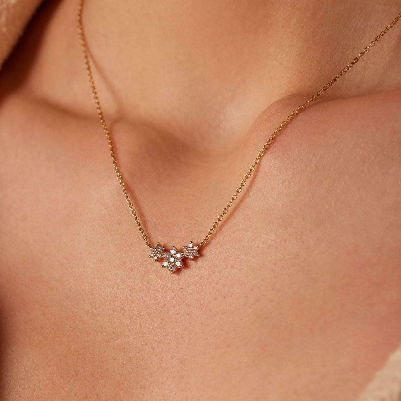 Silberne, goldbeschichtete Damenkette mit Anhänger