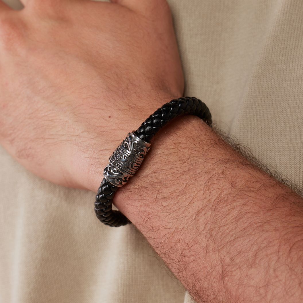 Edelstahl Herrenarmband mit geflochtenem schwarzem Leder