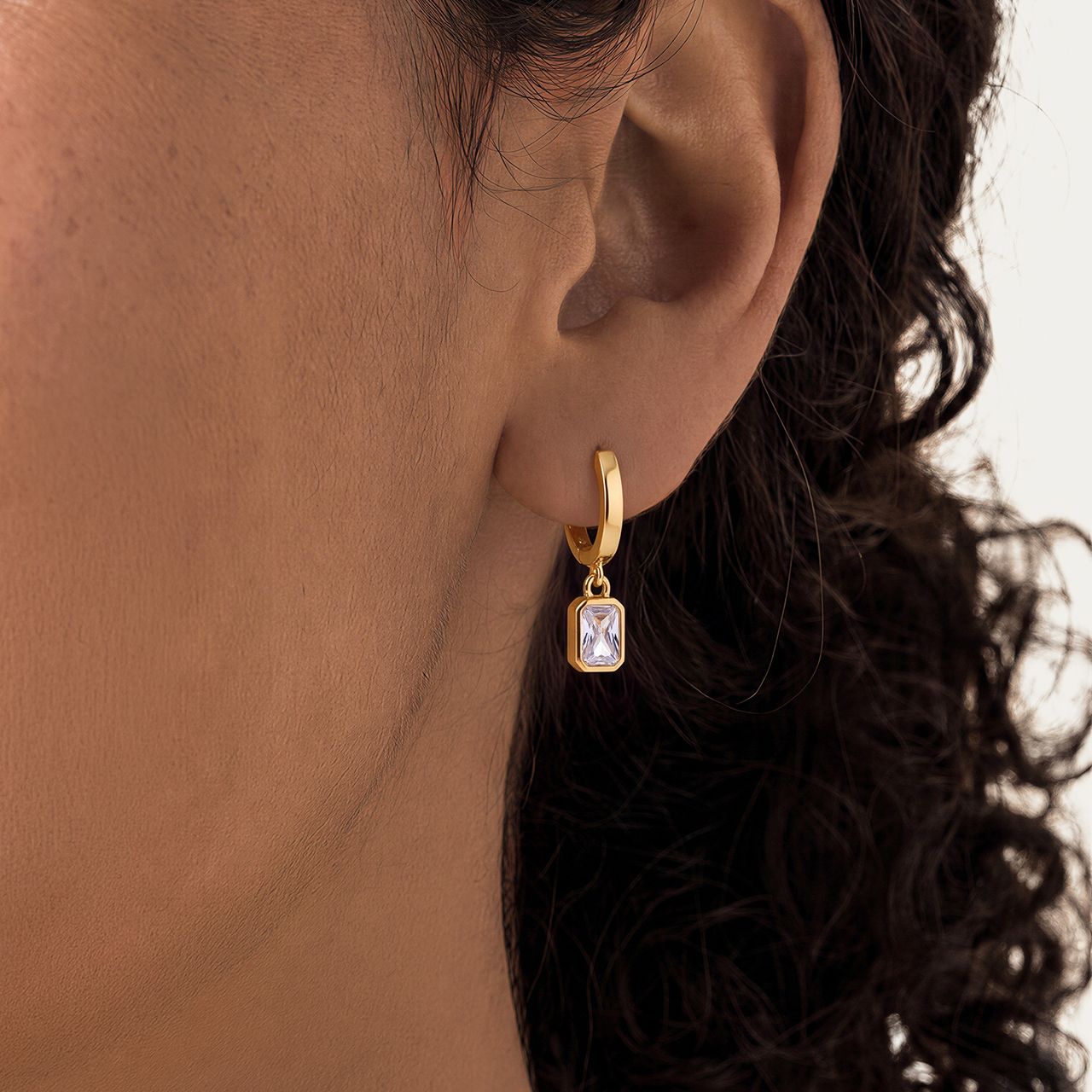 Zilveren goldplated oorbellen met zirkonia 