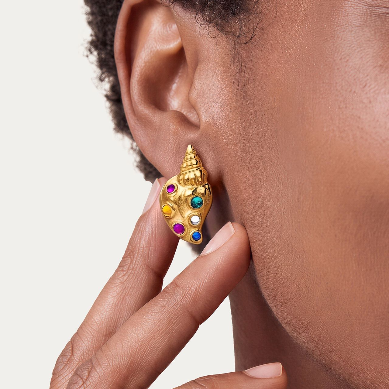 Stainless steel goldplated oorknoppen schelp met kristal voor dames