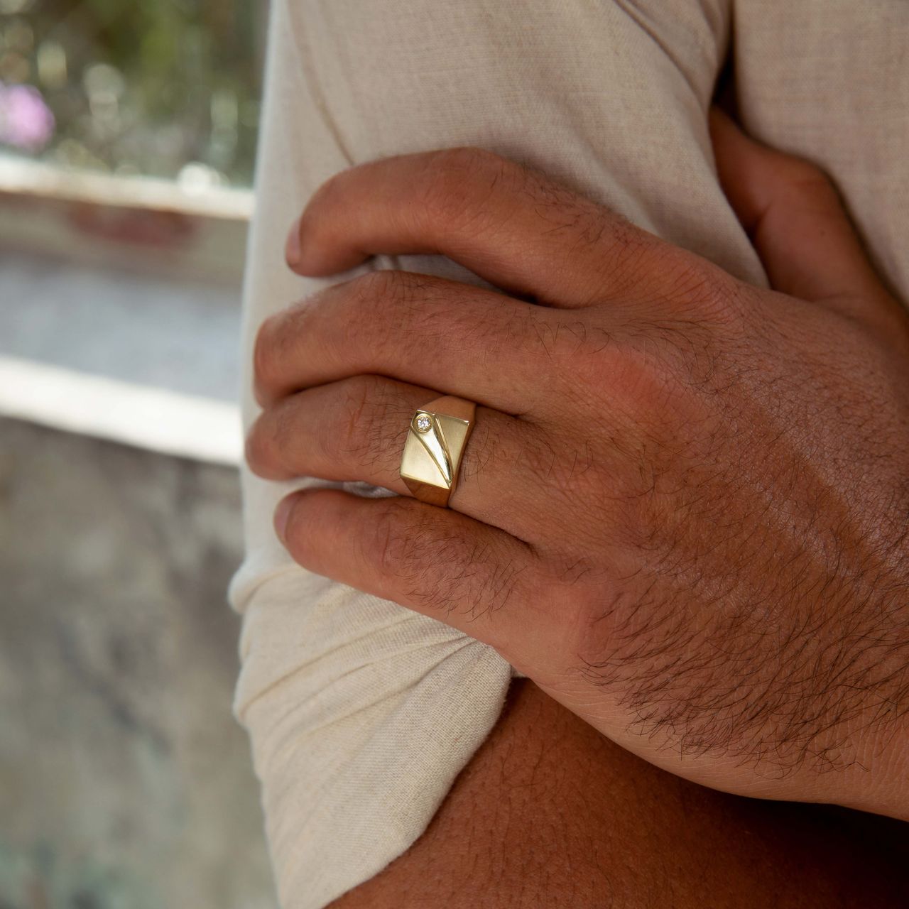 Siegelring in Gelbgold mit Zirkonia