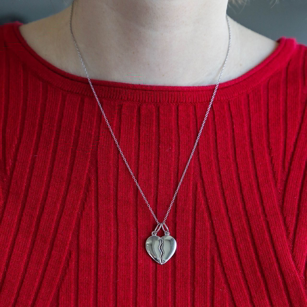 Silberner Charms gebrochenes Herz Gravurplatte
