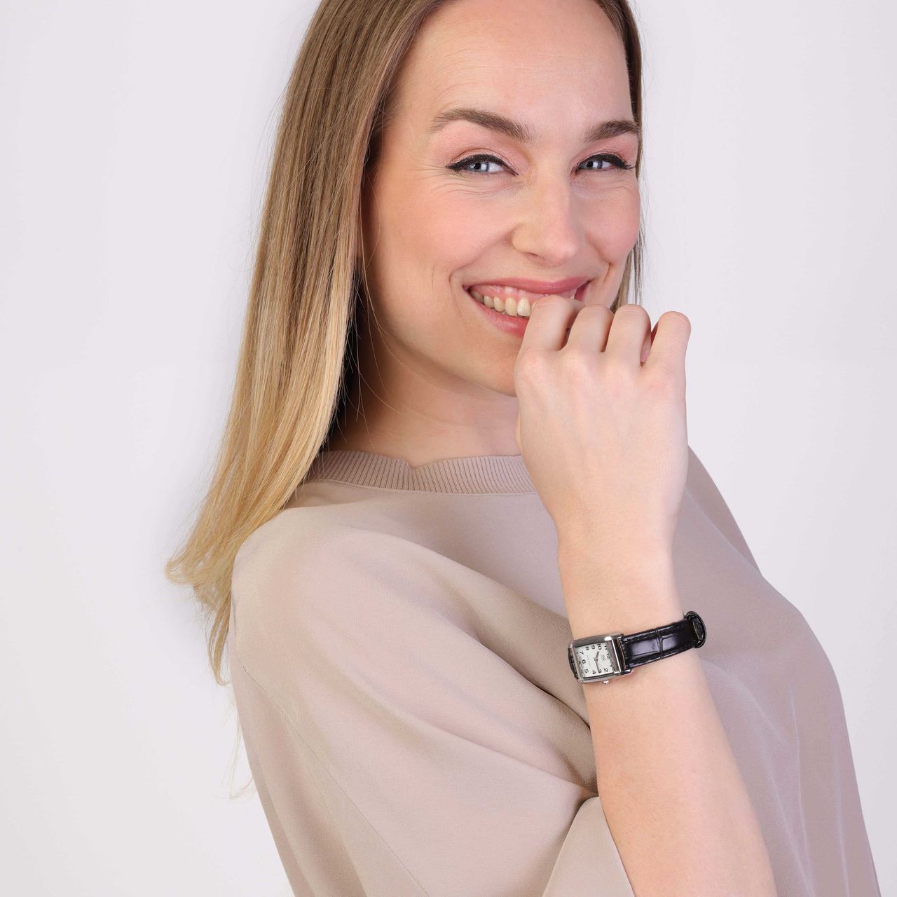 Q&Q horloge VG33J304Y