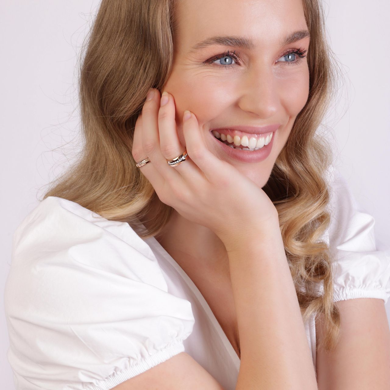 Stainless steel roséplated ring met zirkonia voor dames