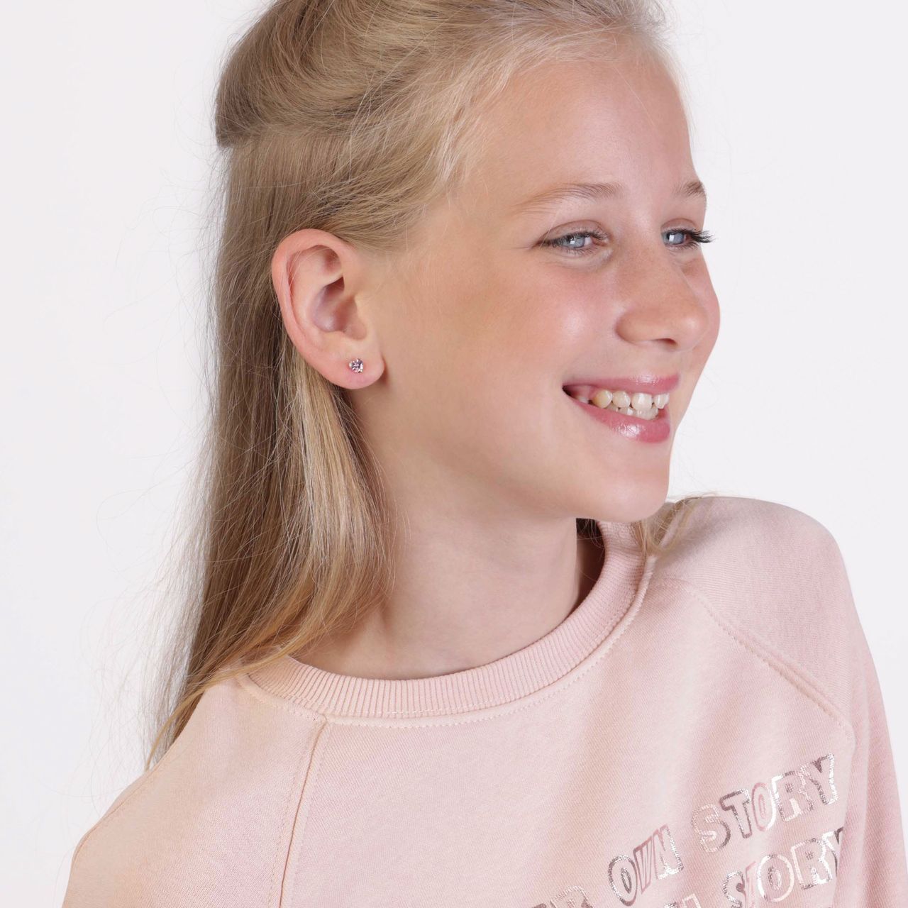 14 karaat geelgouden oorbellen hart roze zirkonia 5mm