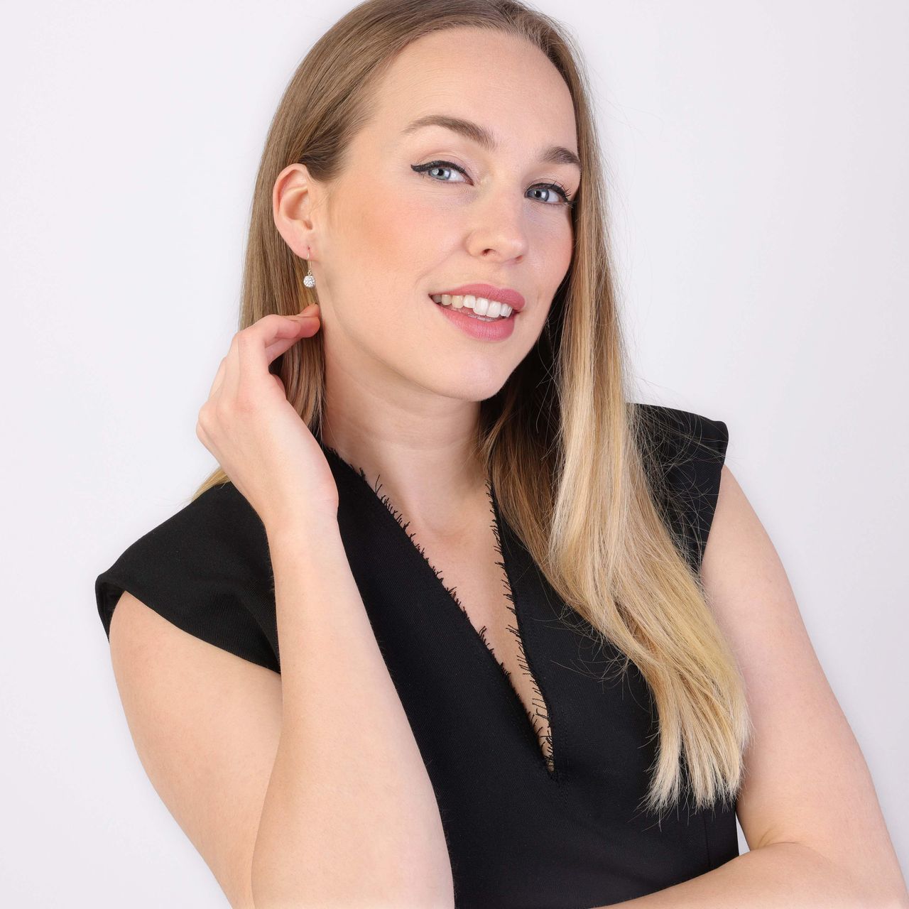 9 Karaat oorhangers bal met kristal