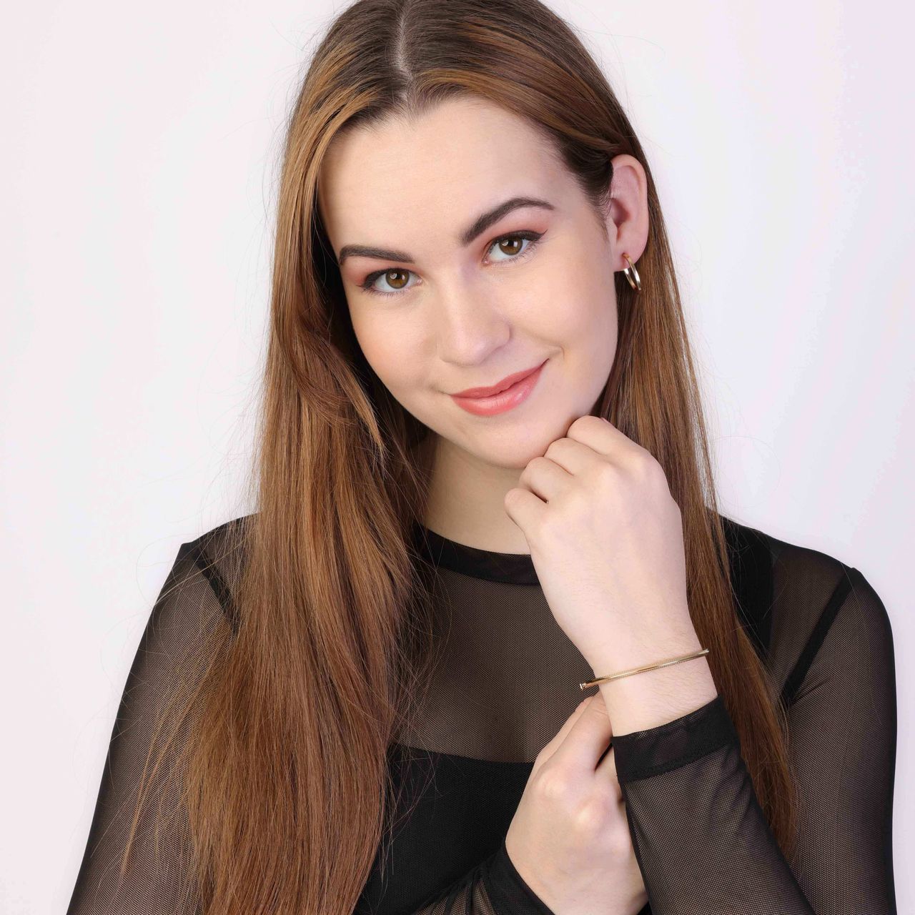 9 Karaat oorbellen ovaal met platte buis 15mm