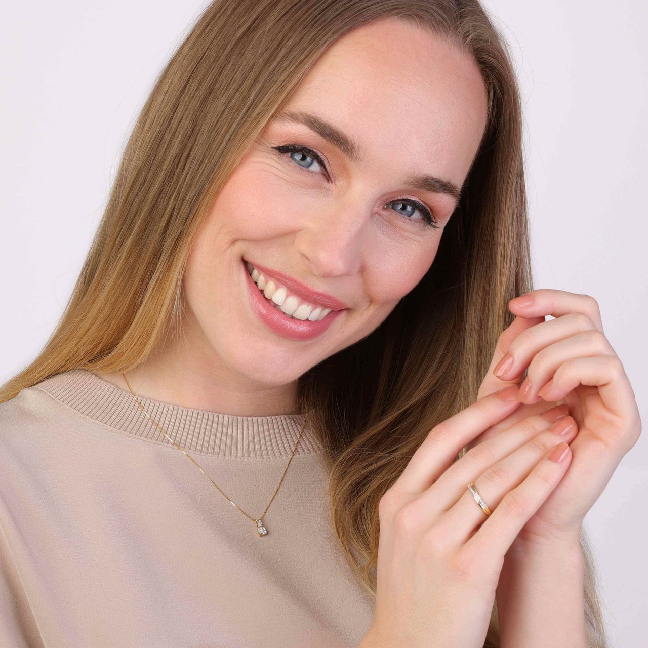 Geelgouden ring met 13 diamanten