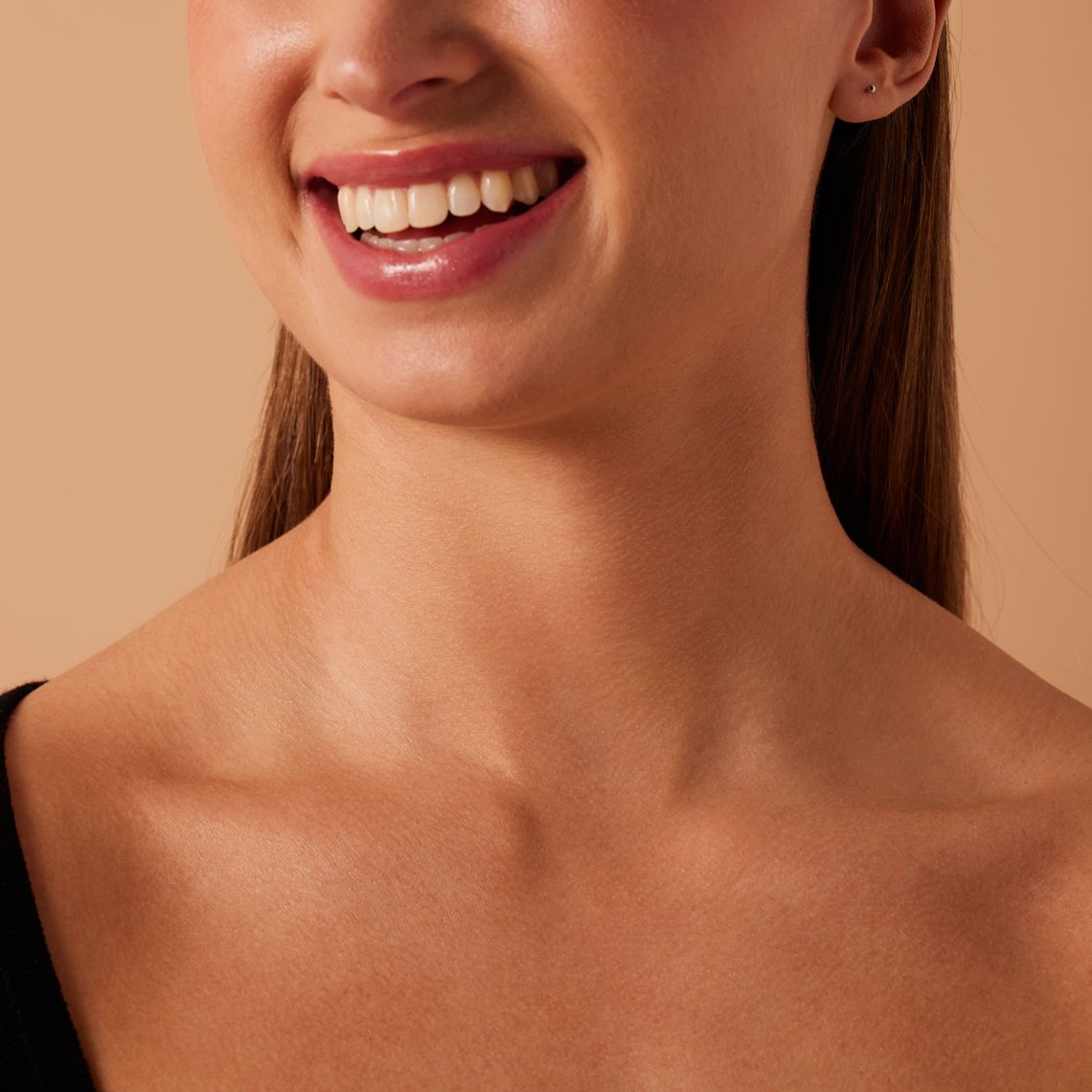 Zilveren oorknoppen bol rhodiumplated 2mm voor dames