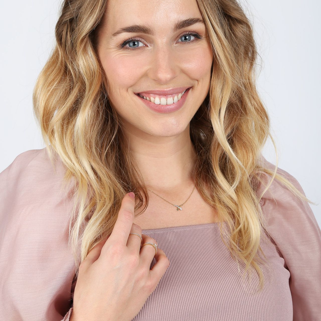 14 Karaat geelgouden ring met 15 diamanten 0,09ct