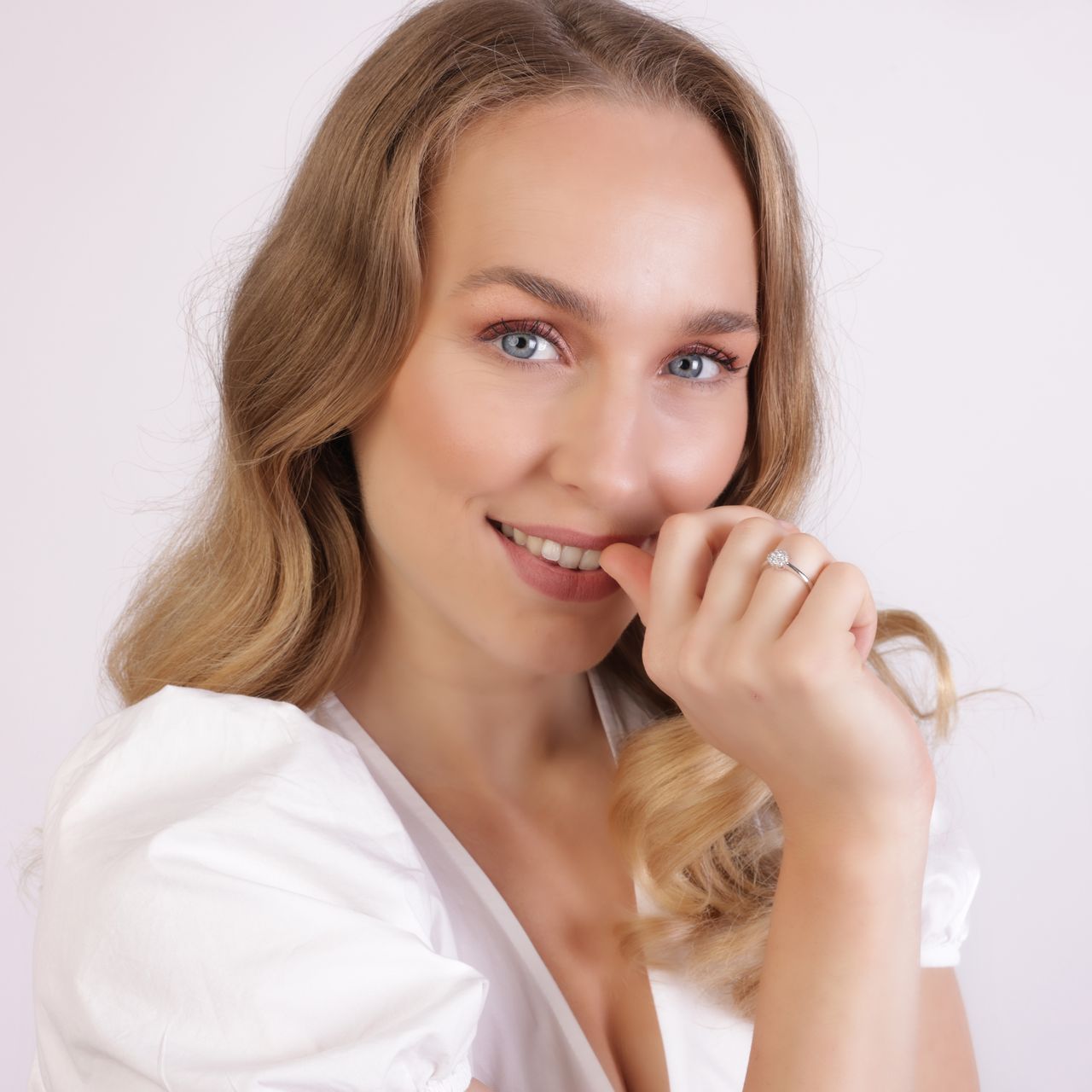Zilveren ring gerhodineerd 6mm met zirkonia