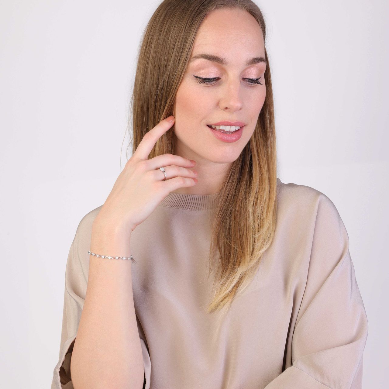 585 Weißgold-Ring Entourage mit Diamanten