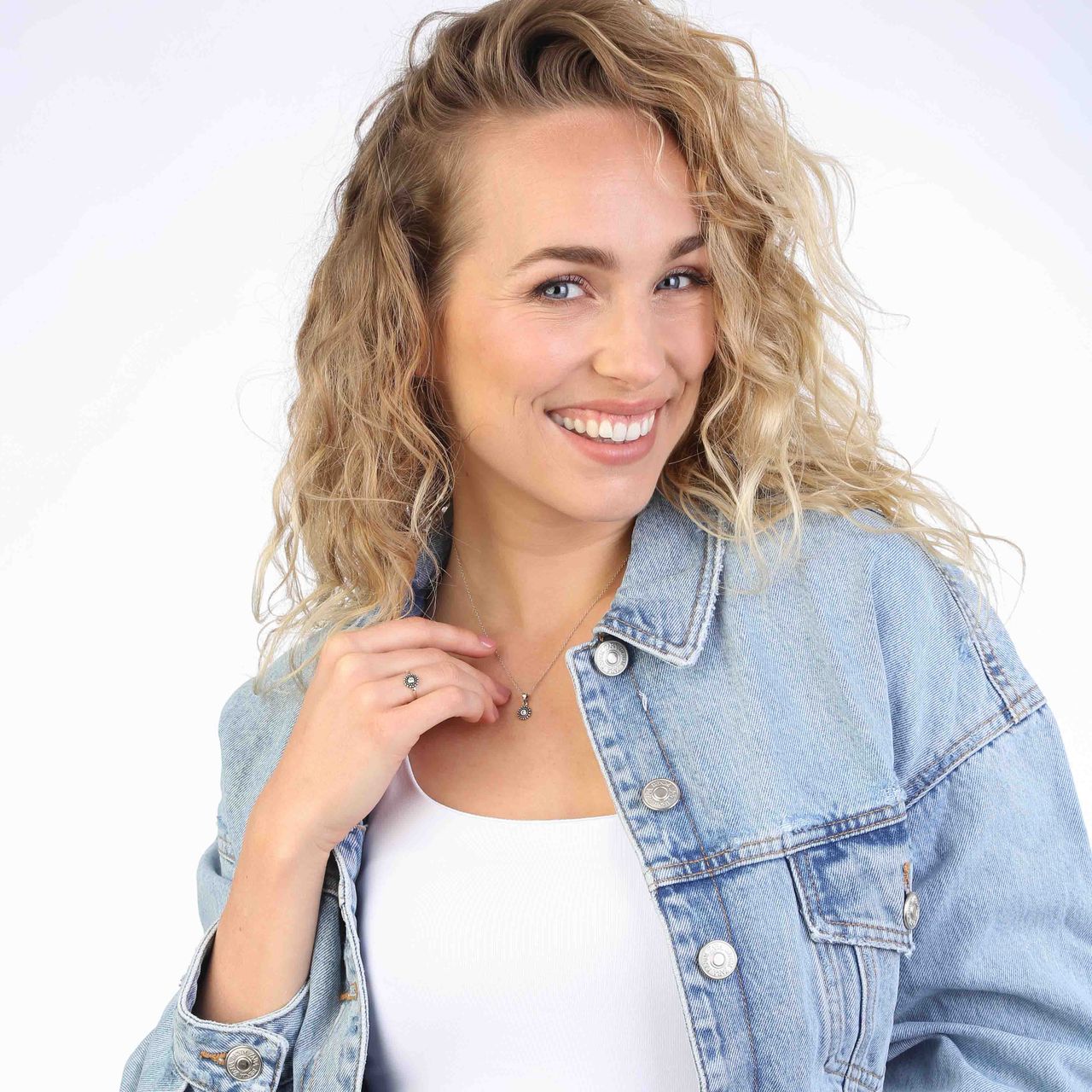 Zilveren ring rond Bali met kristal