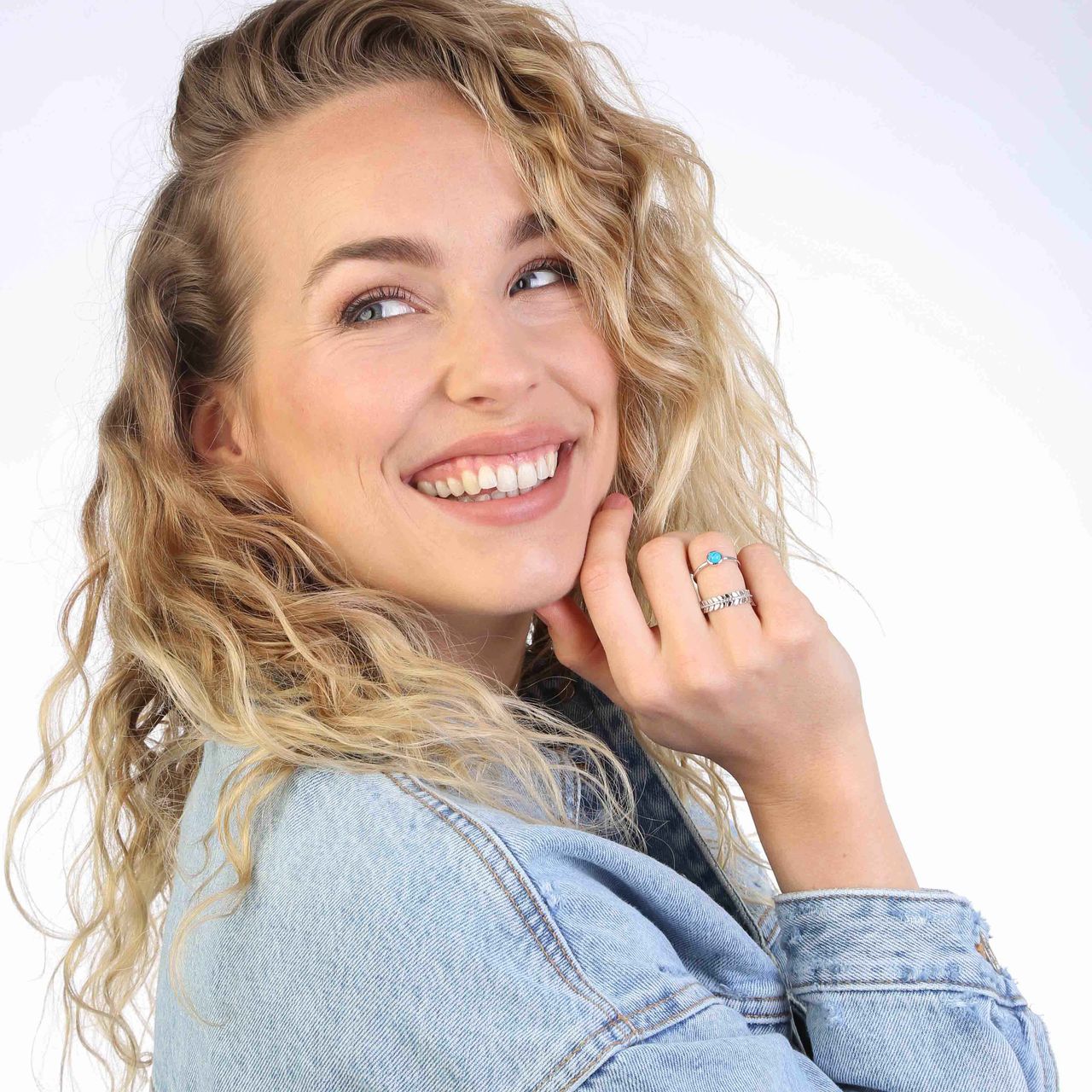 Zilveren ring rond turquoise Bali