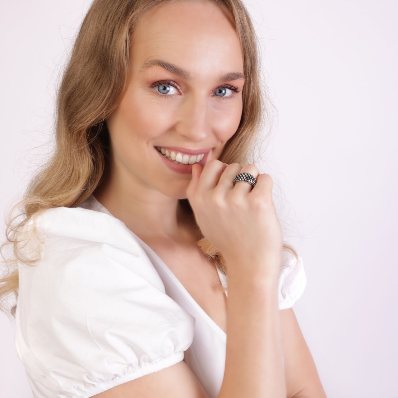 Gerecycled stainless steel ring breed zwart