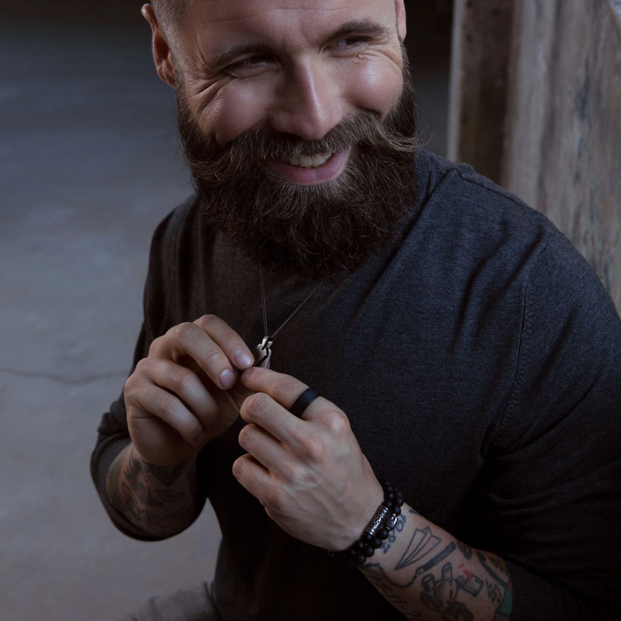 Stainless steel armband met lava stenen boeddha