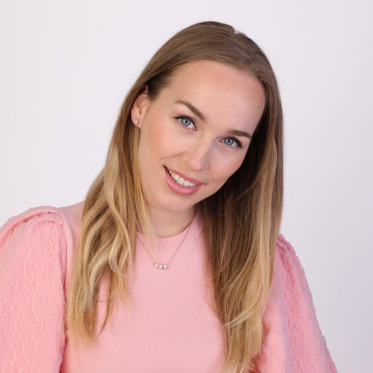 Zilveren oorbellen rose bal kristal