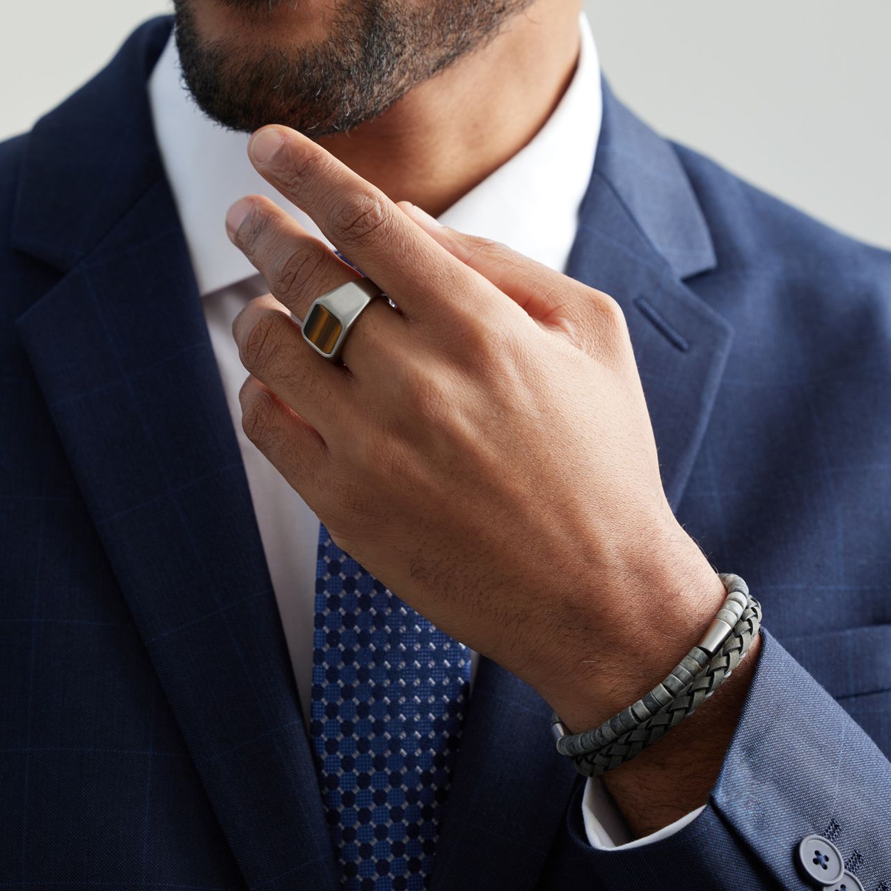 Gerecycleerd stalen heren zegelring met tiger eye