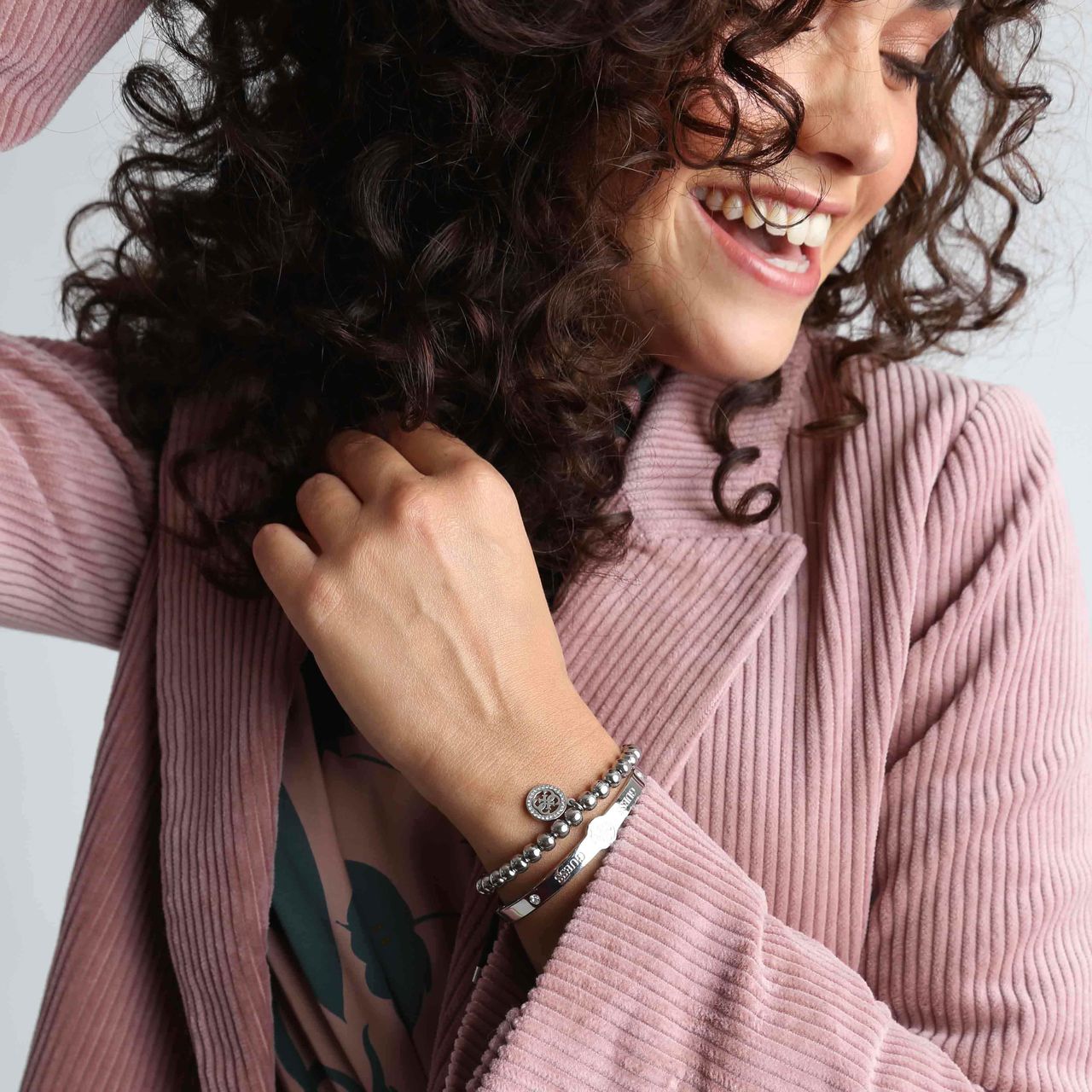 Guess stainless steel koord armband 4G logo