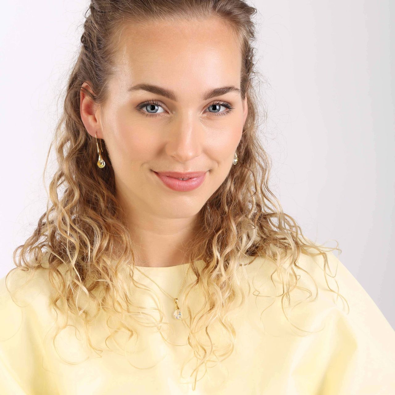 Zilveren goldplated oorringhangers met kristal AB voor dames