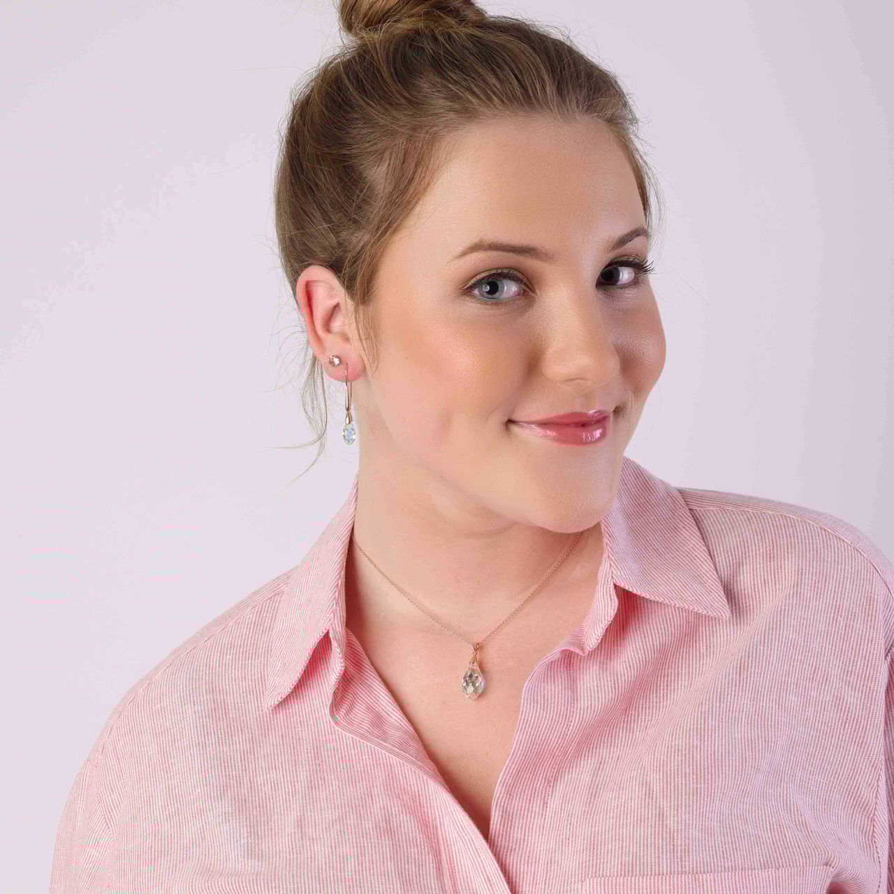 Zilveren oorbellen rose kristal AB