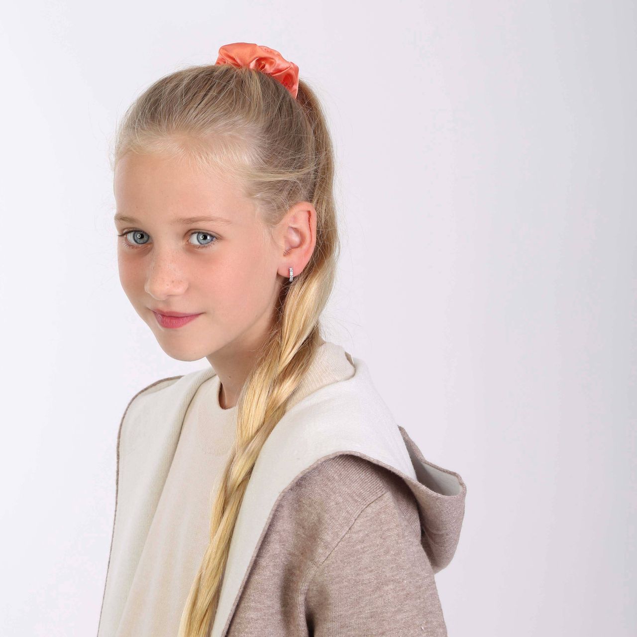 Zilveren kinderoorbellen witte/aqua zirkonia