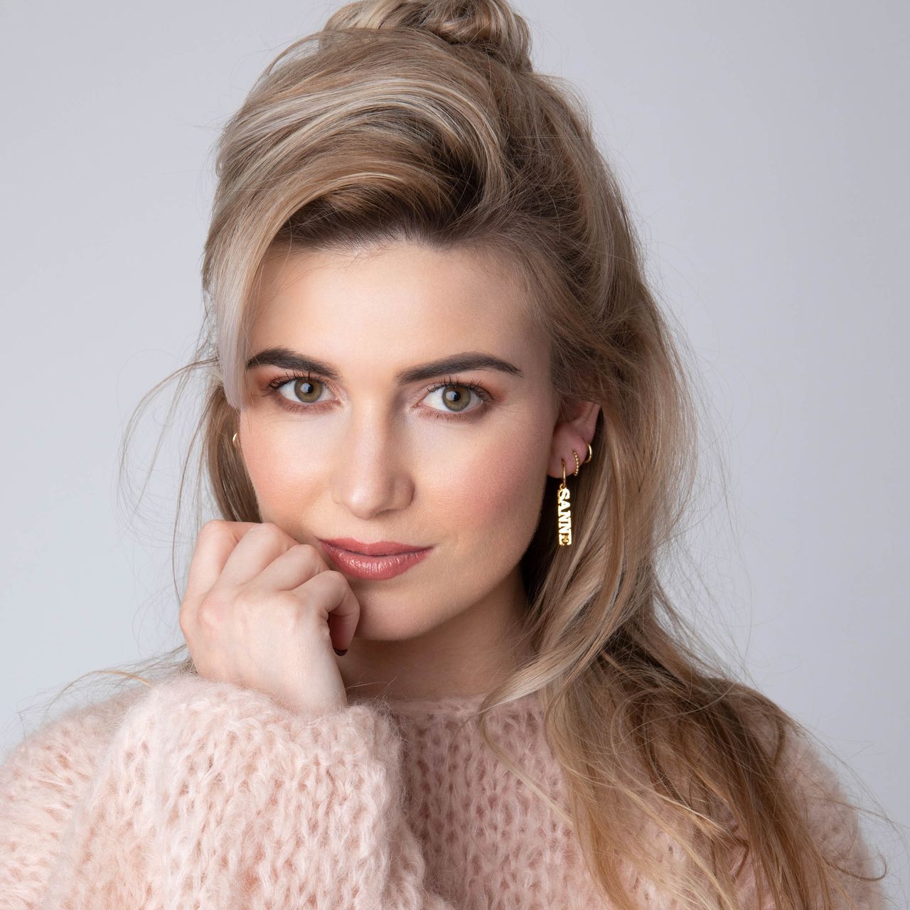 Zilveren naamoorbellen goldplated voor dames