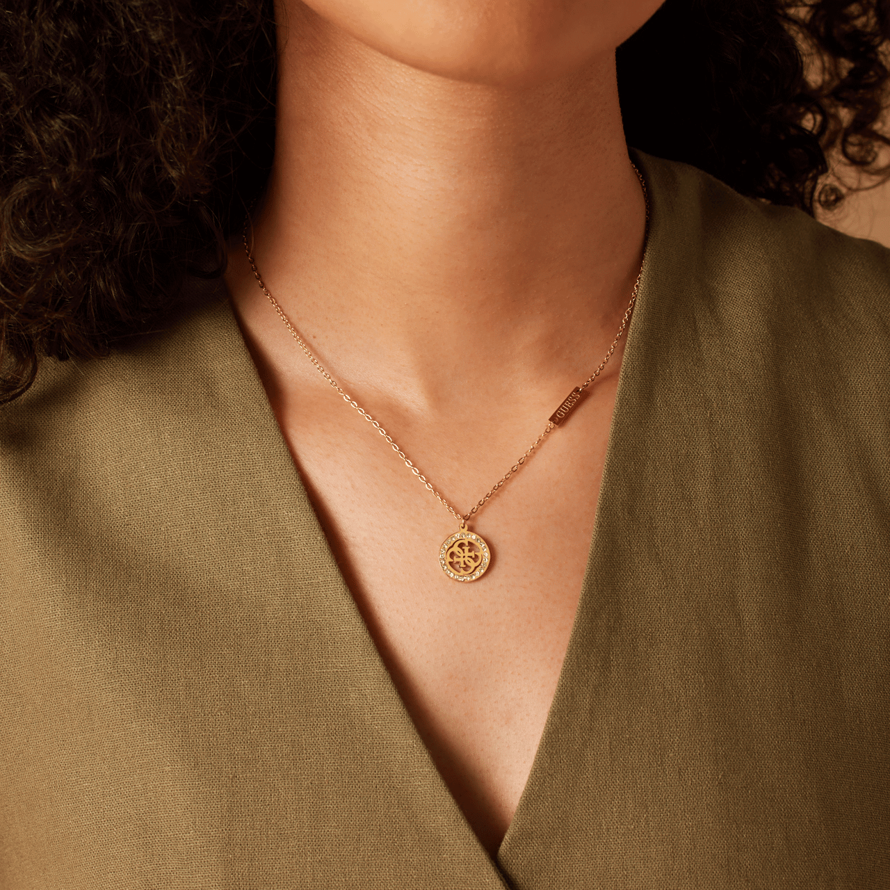 Guess stainless steel goldplated ketting met hanger met kristal voor dames