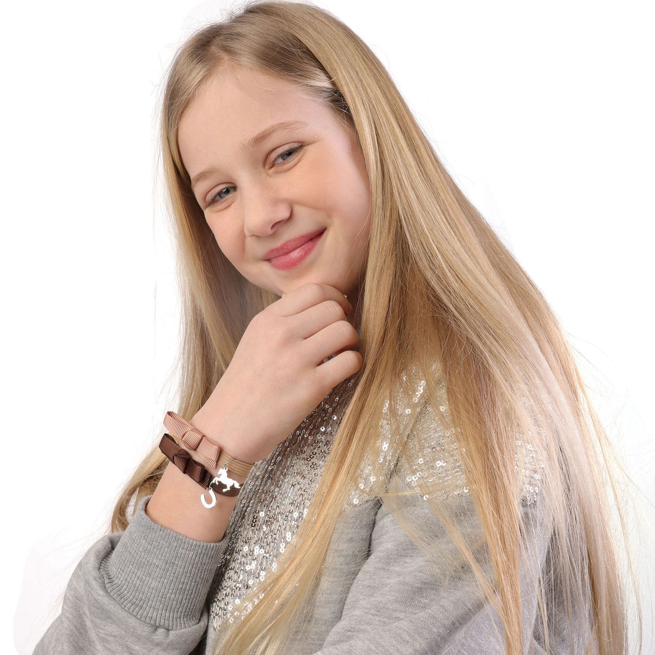 Elastisches Kinderarmband in Braun mit Hufeisen-Anhänger