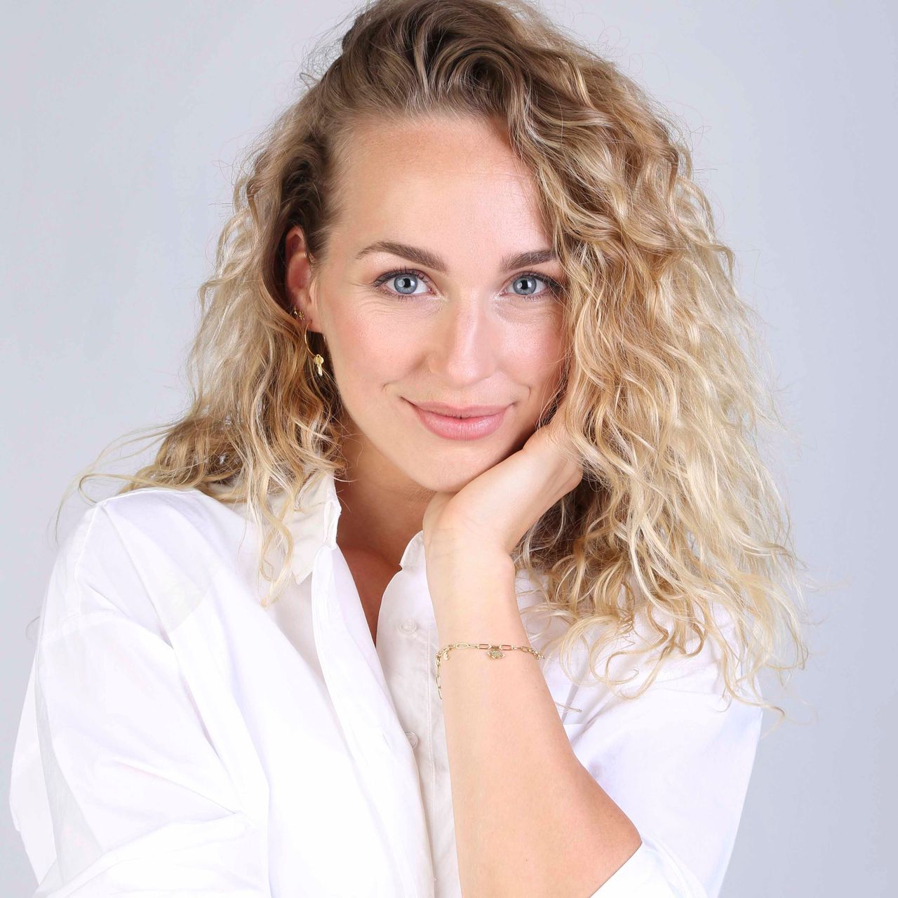 Zilveren goldplated oorknop ster zirkonia