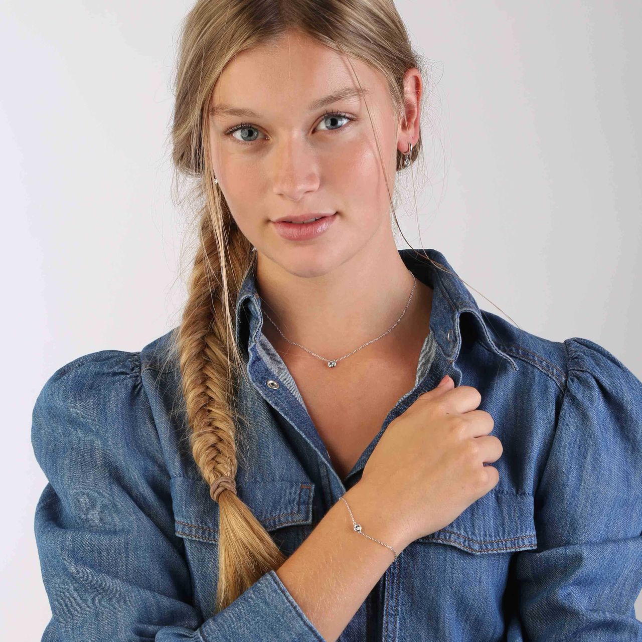 Zilveren oorringen kristal wit
