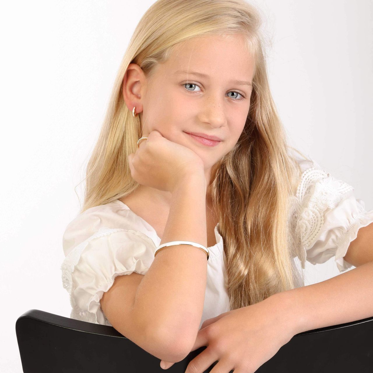 Gerecycleerd stalen goldplated kinderarmband met emaille wit