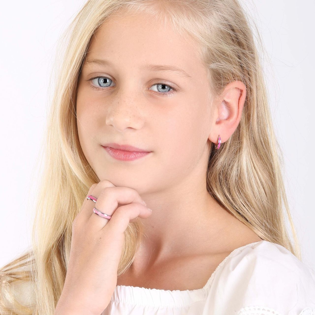 Gerecycleerd stalen kinderoorbellen met emaille fuchsia