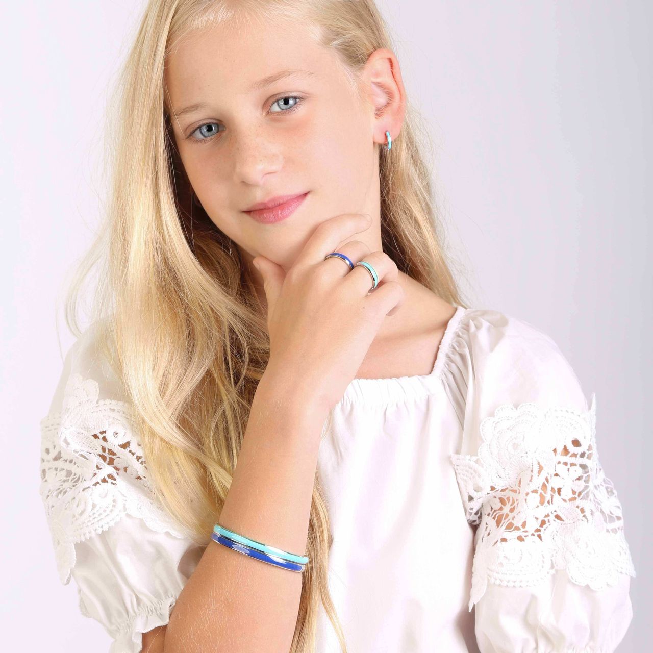 Gerecycleerd stainless steel kinderring met emaille sapphire