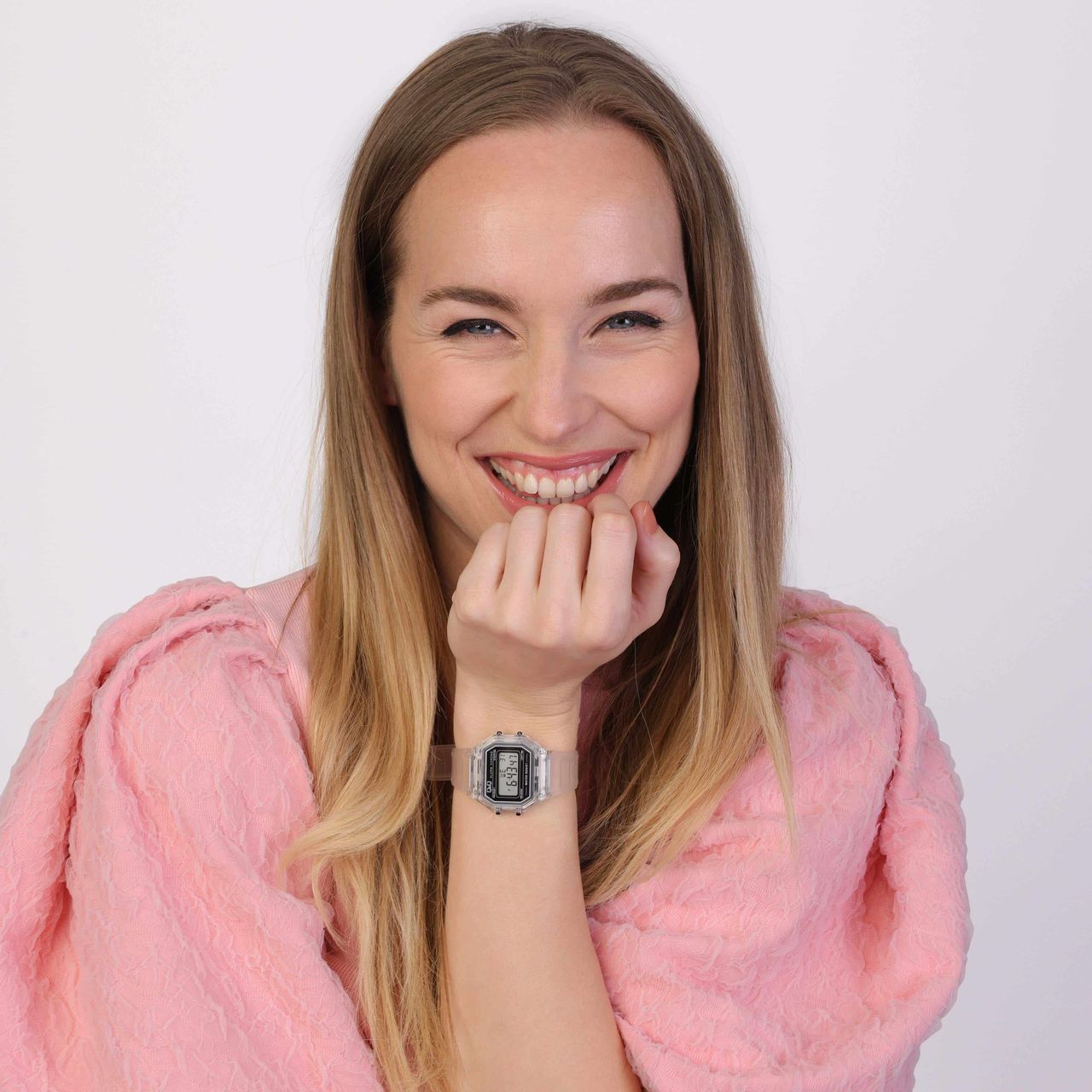 Q&Q retro horloge met een kunststof band