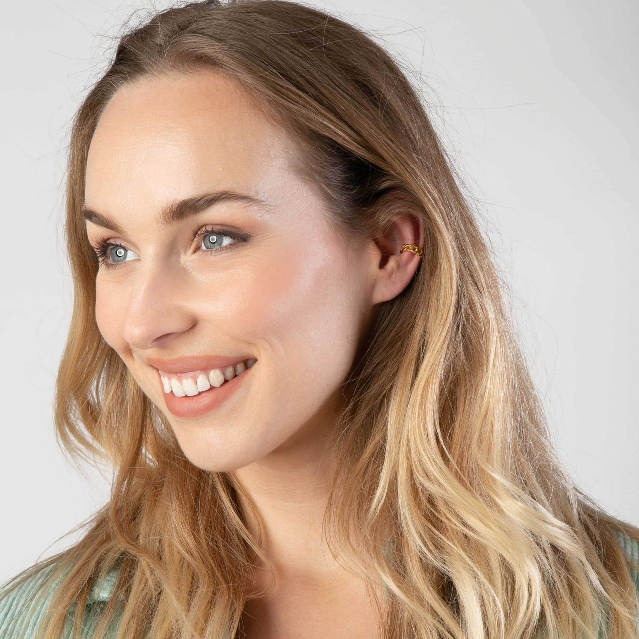 Zilveren goldplated earcuff gourmetschakel