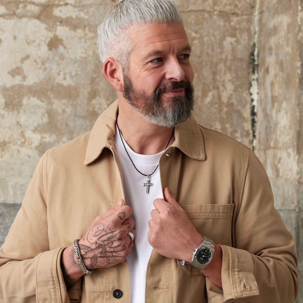 Gerecycleerd rubberen herenketting met stalen hanger kruis