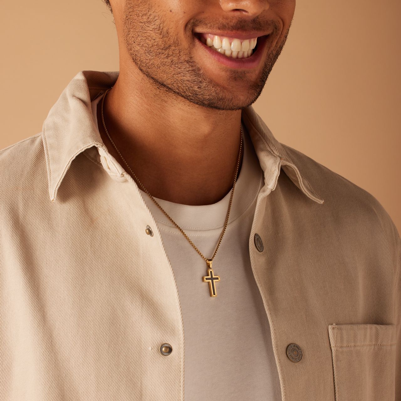 Gerecycled stainless steel goldplated herenketting met hanger kruis