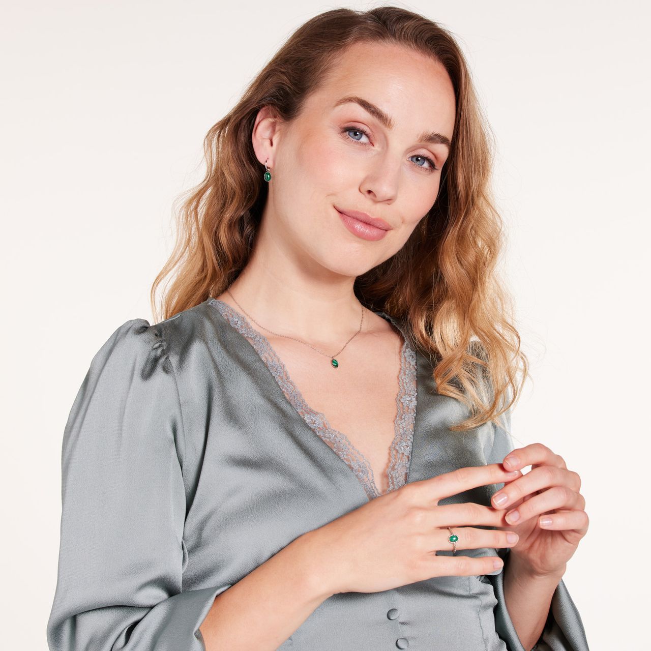 Zilveren oorringen met hanger Gemstone malachite