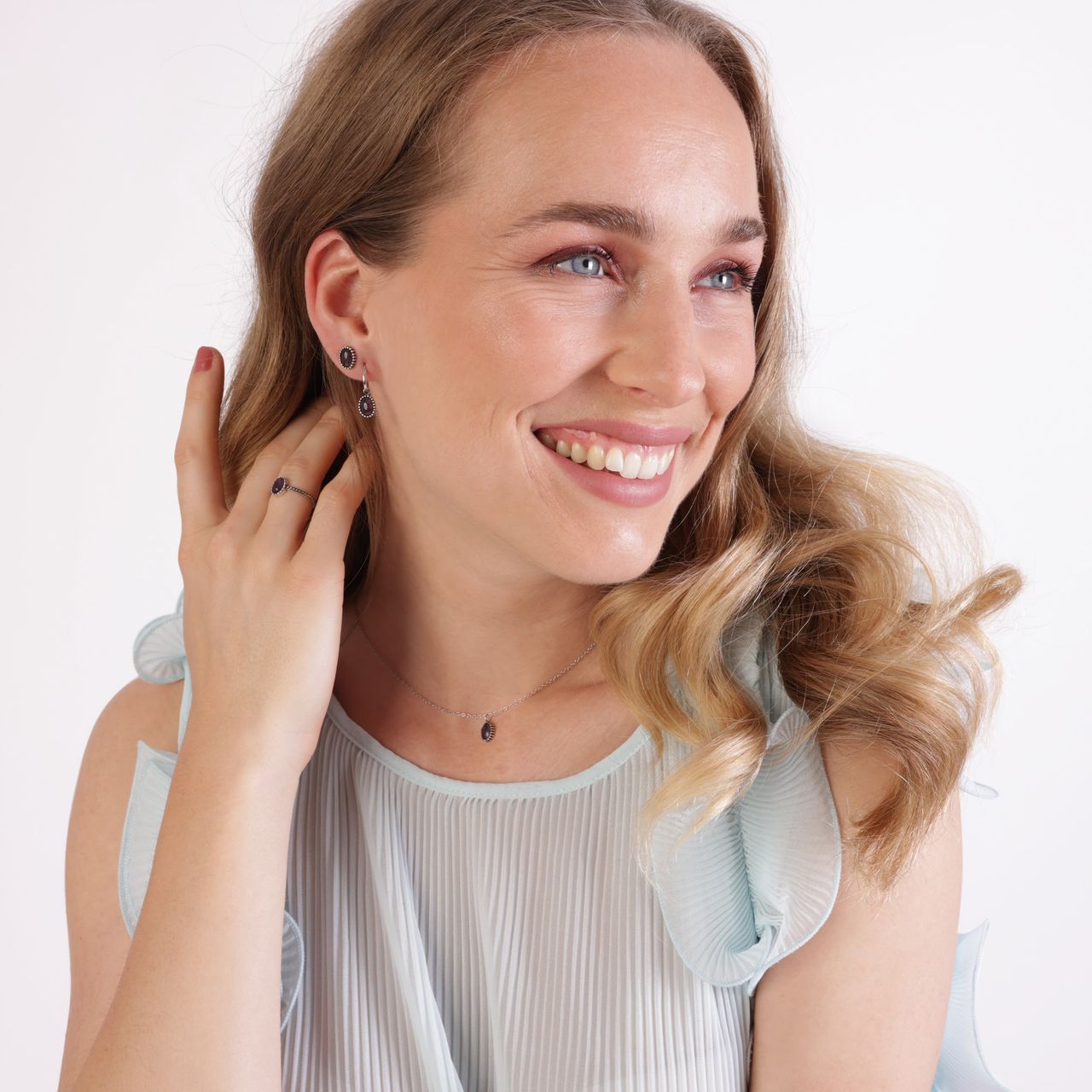 Zilveren oorringen met hanger Gemstone amethyst